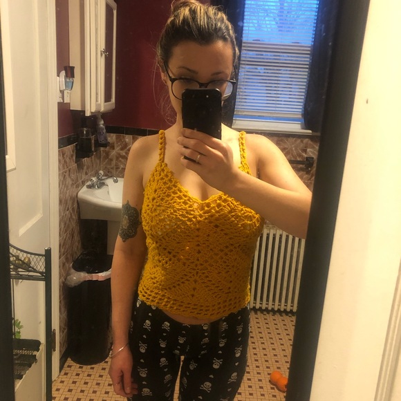 🖤 Crochet Crop Top. - Picture 2 of 5